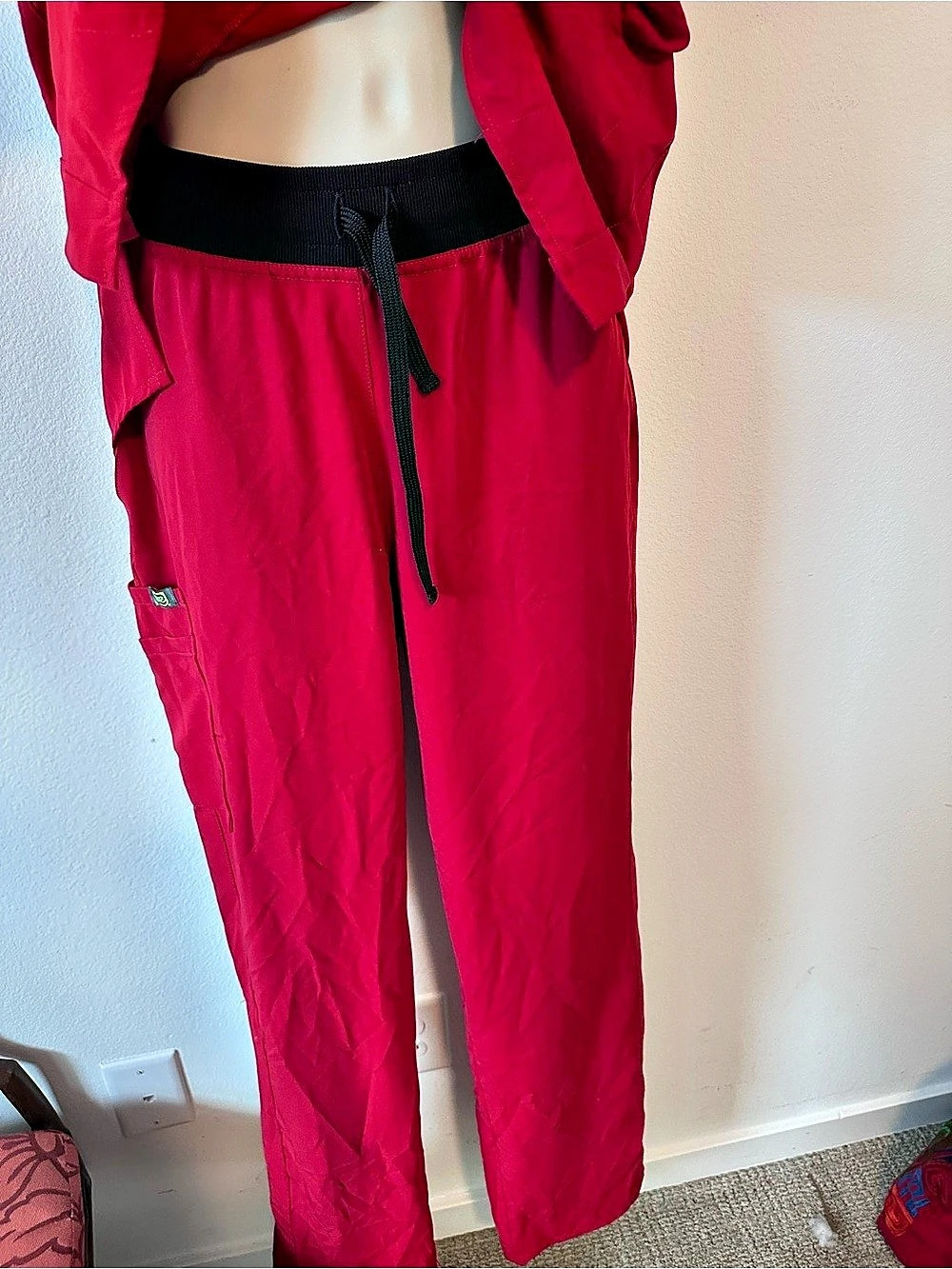 Red Scrub Set Size Small - Picture 4 of 8